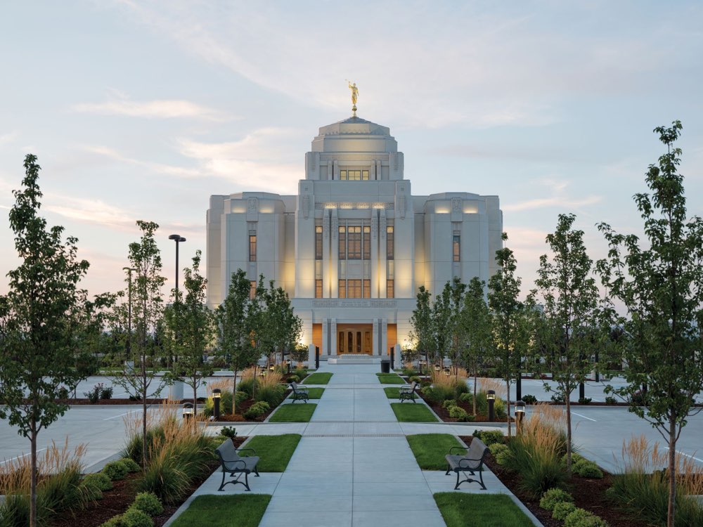 Meridian Idaho Temple at dusk